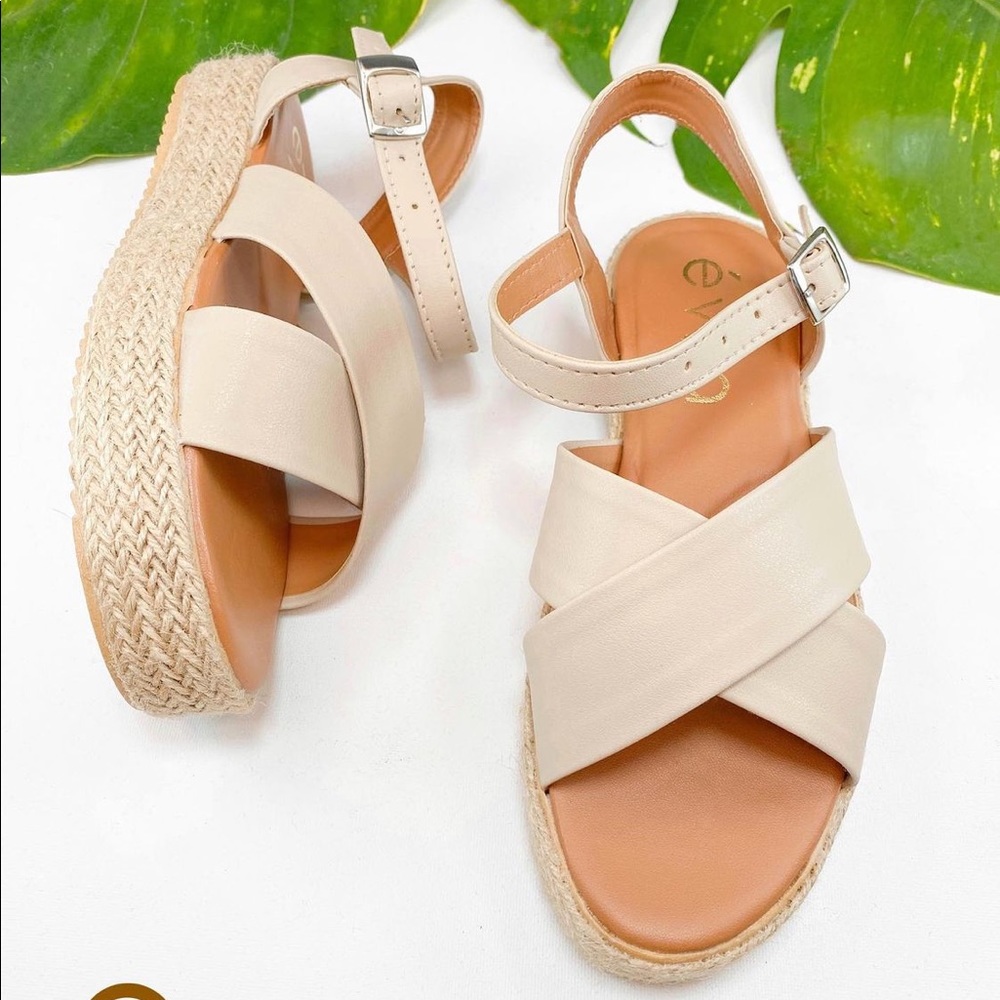 Platform Ankle Strap Sandal 👡